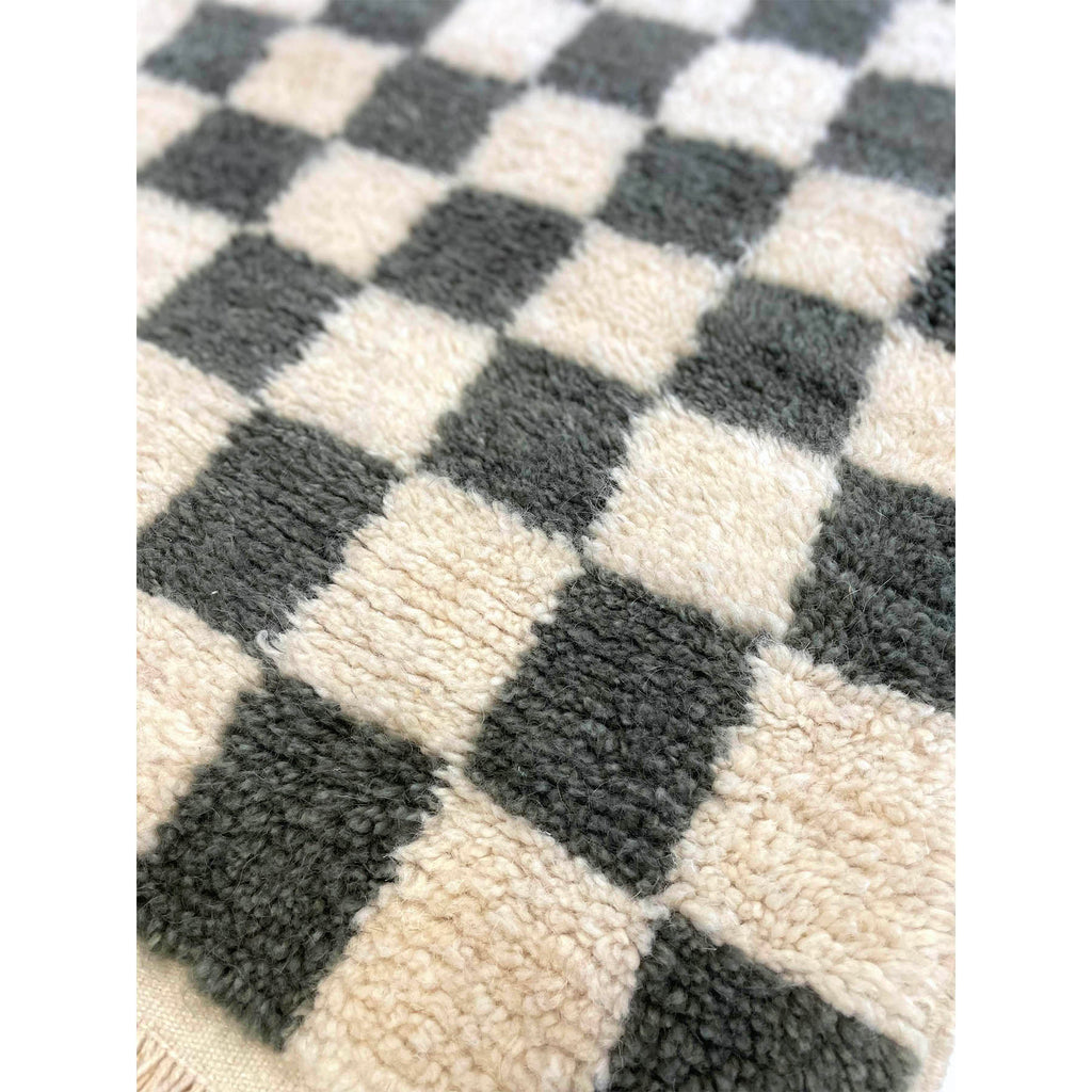 Handknotted Moroccan throw rug with checkerboard print - Kantara | Moroccan Rugs