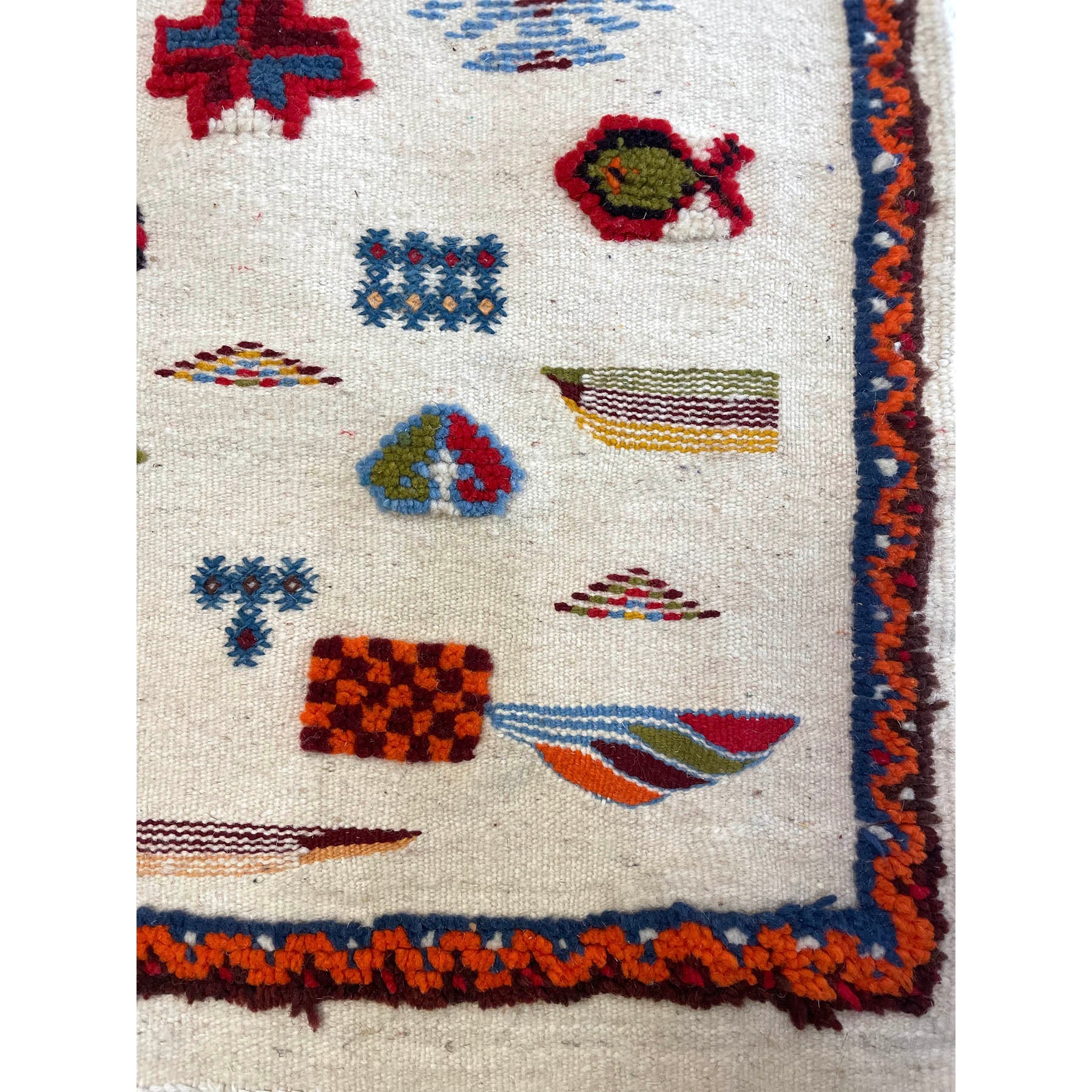 Off-white Moroccan area rug with tribal motifs - Kantara | Moroccan Rugs