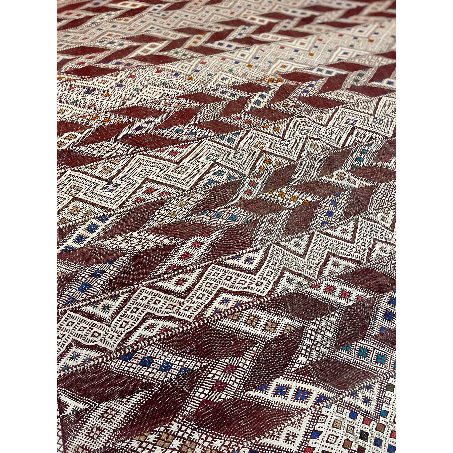 Flatwoven red Moroccan berber area rug - Kantara | Moroccan Rugs