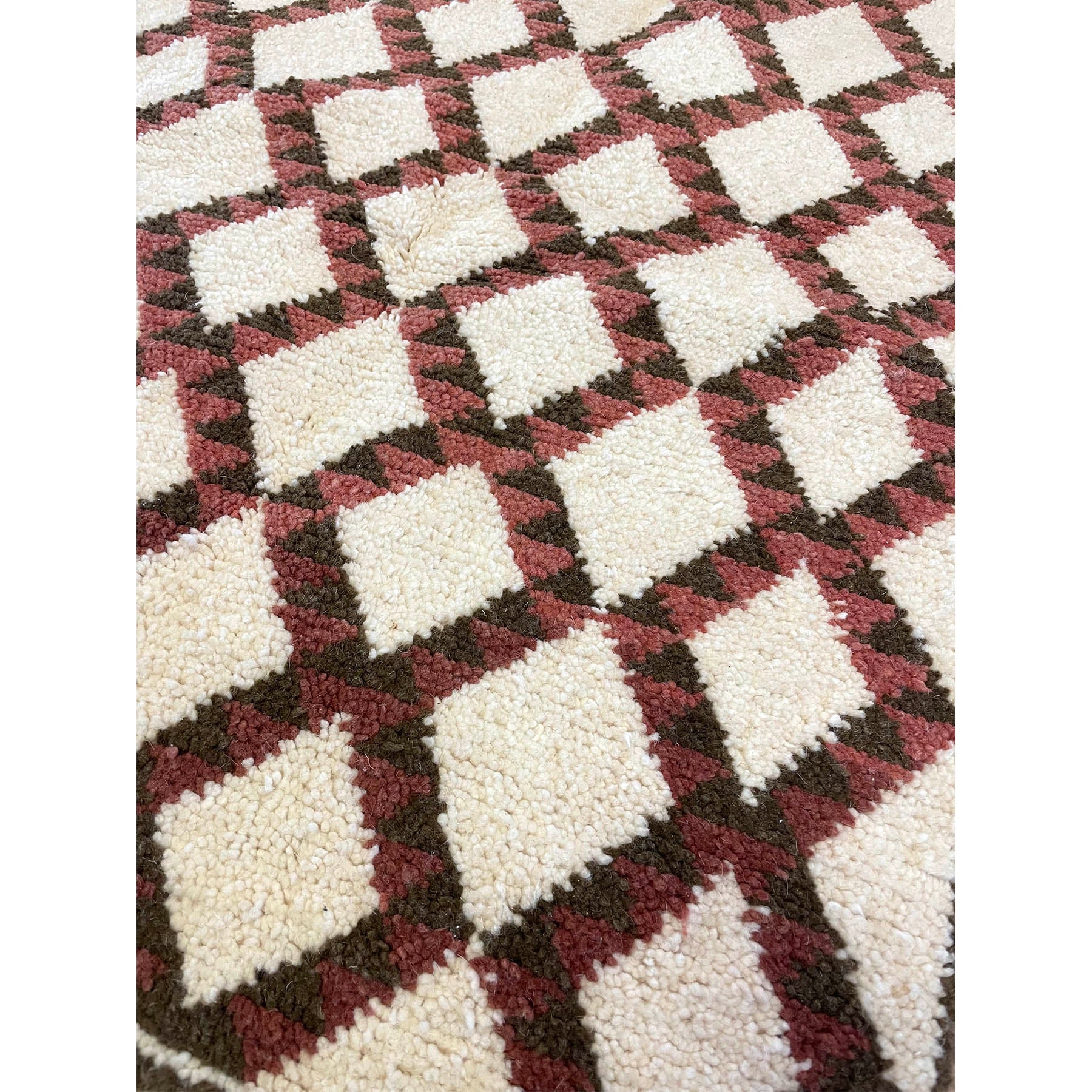Handwoven cream colored Moroccan diamond rug - Kantara | Moroccan Rugs
