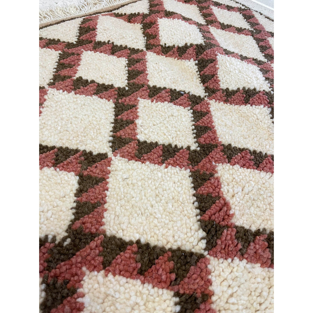 Plush handwoven white Moroccan throw rug - Kantara | Moroccan Rugs