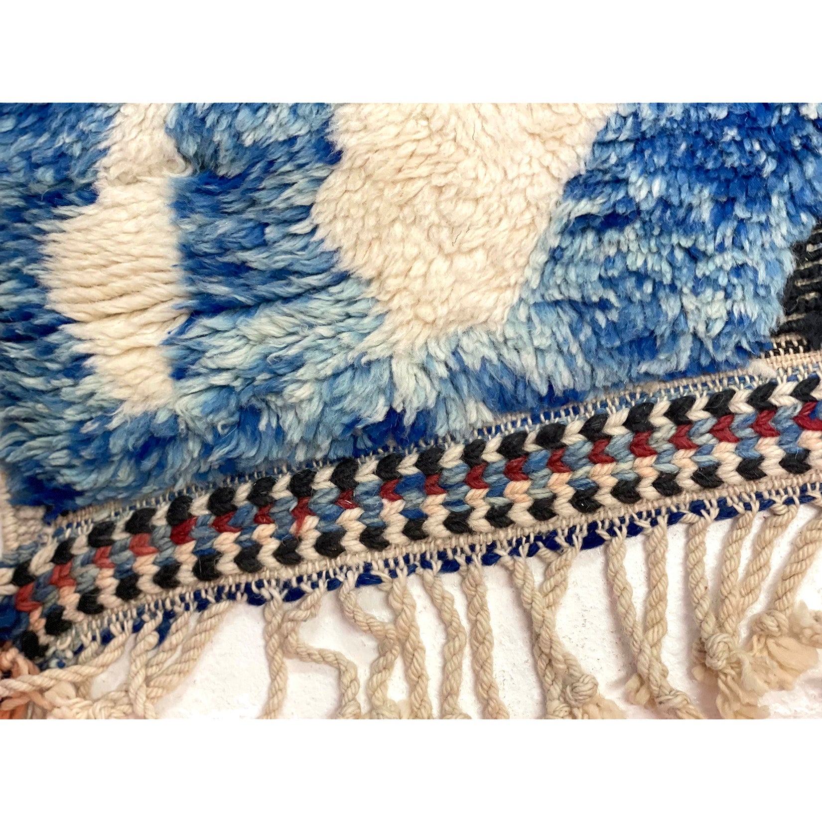 SARA - White Moroccan trellis rug with geometric design
