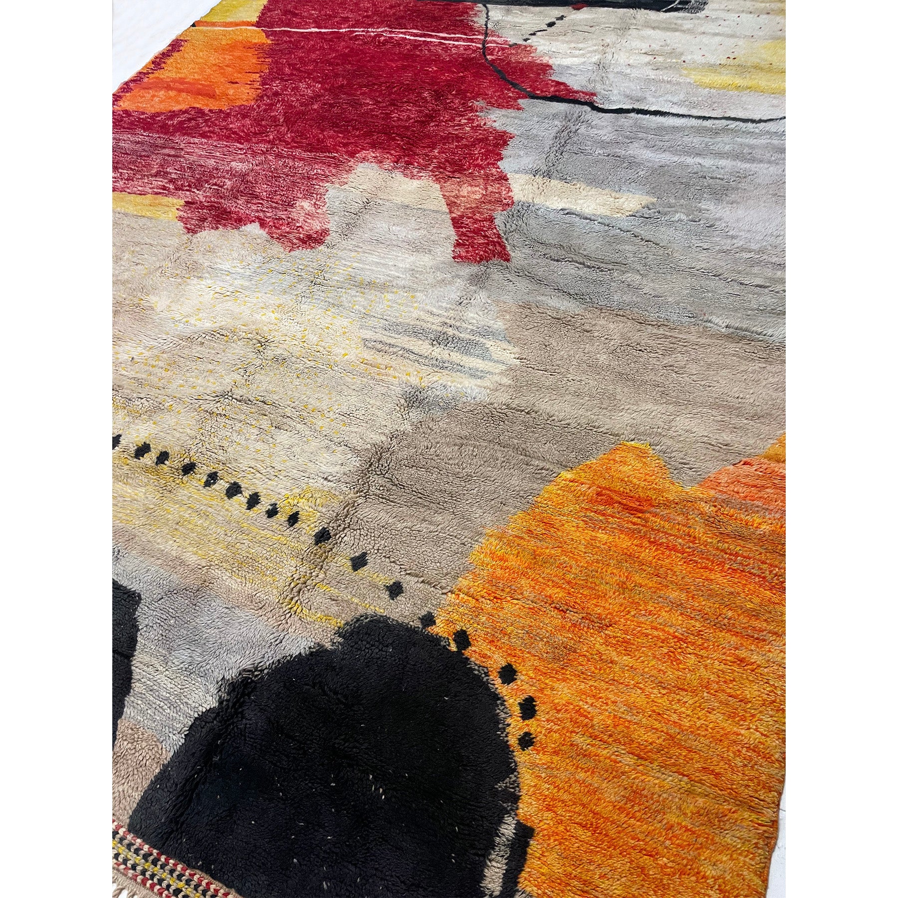 Oversized Moroccan berber carpet with abstract pattern - Kantara | Moroccan Rugs